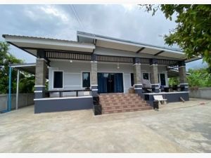 #บ้านพักตากอากาศเพชรบุรี  บ้านเดี่ยว ชั้นเดียว ▪️เนื้อที่ 155 ตารางวา▪️3 ห้องนอน ▪️2 ห้องน้ำ▪️1 ห้องพระ ▪️1 ห้องครัว บ้านลาด จ.เพชรบุรี